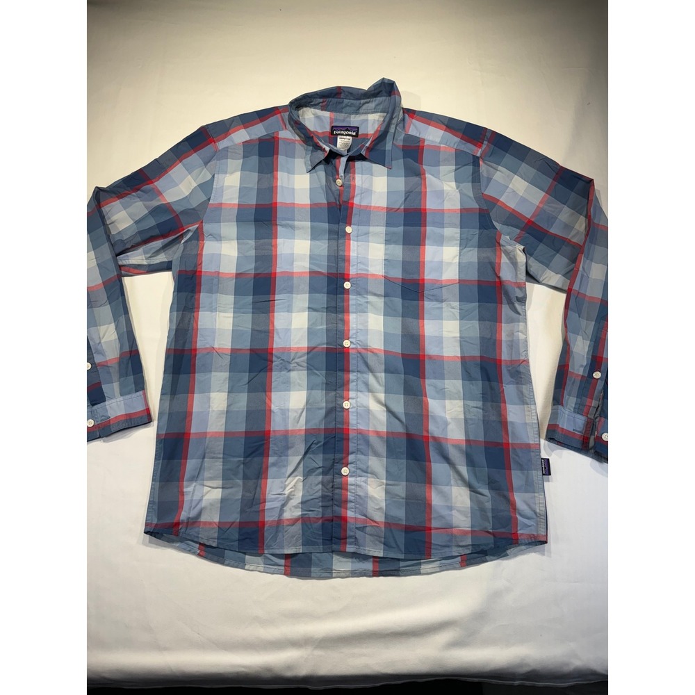Patagonia Mens Large Blue Red Plaid Long Sleeve Nylon Blend Button Down Shirt